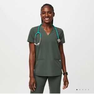 FIGS Casma Scrub Top – Moss